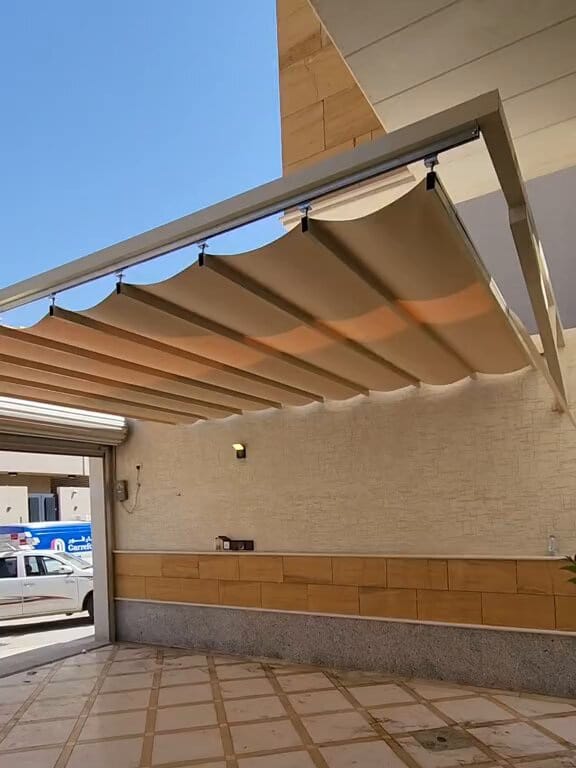 مظلة متنقلة بكفرات الرياض